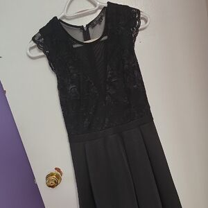 Dynamite Elegant Black Midi Dress
